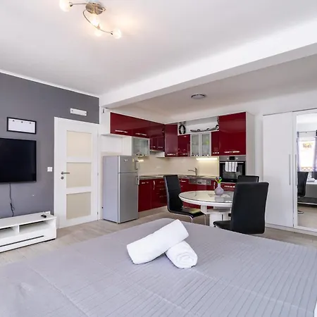 Feather Studio Apartment - Free Private Parking - Self Check-In Dubrovnik Exterior photo