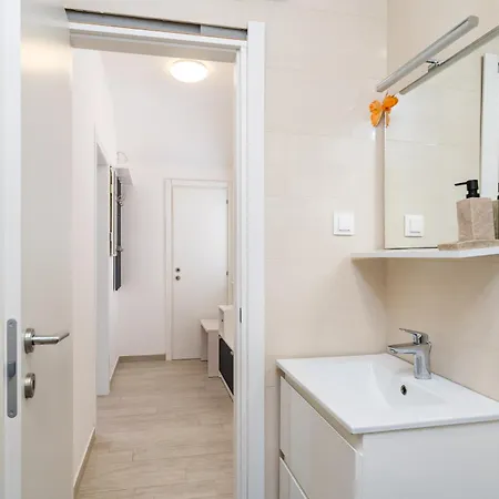 Feather Studio Apartment - Free Private Parking - Self Check-In Dubrovnik Exterior photo