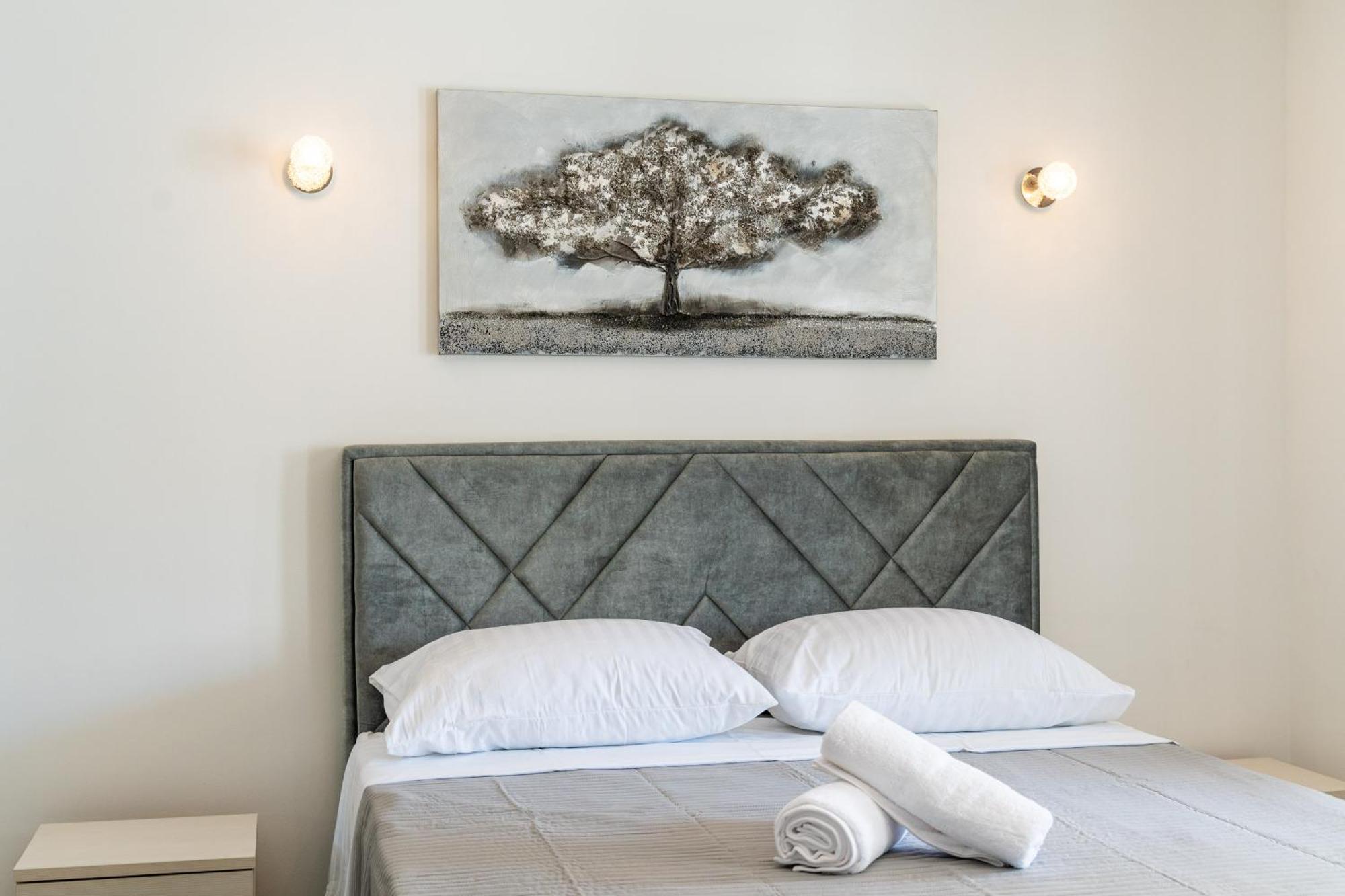 Feather - Free Private Parking - Self Check-in Apartment *